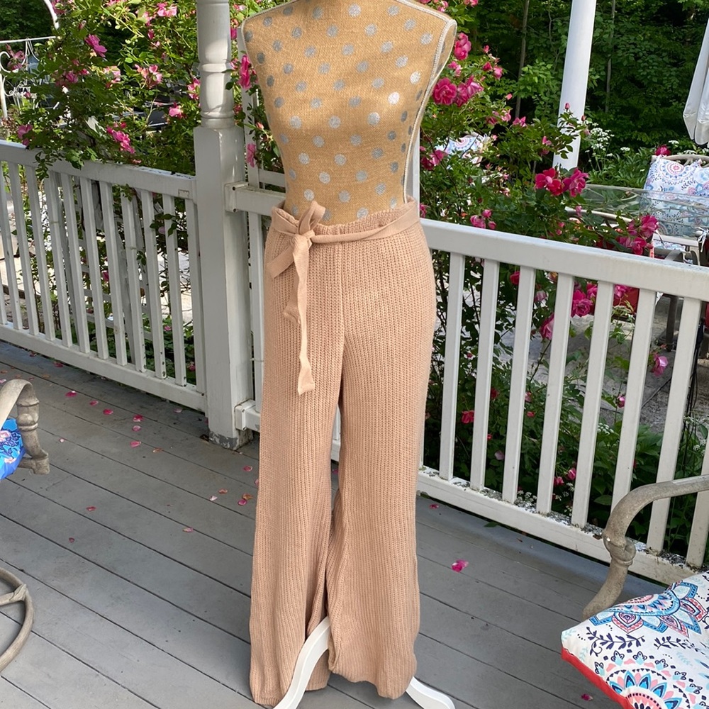 NWOT Missguided Sweater Pants with Attached Belt